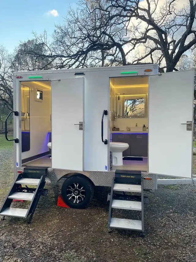 Standard, deluxe or restroom trailer?